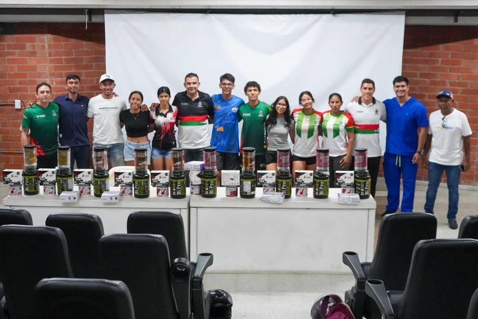 Indercas entrega suplementos y refuerza apoyo integral a deportistas de alto rendimiento en Casanare