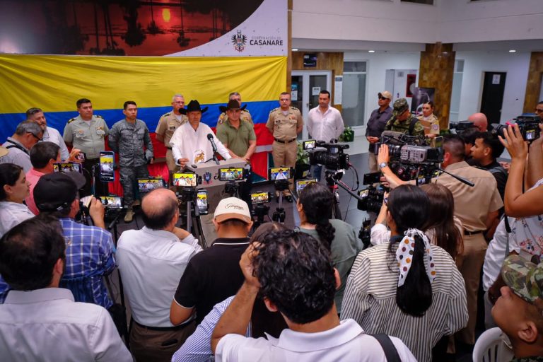 Rueda de Pensa Mindefensa  Pedro Sánchez  y César Zorro