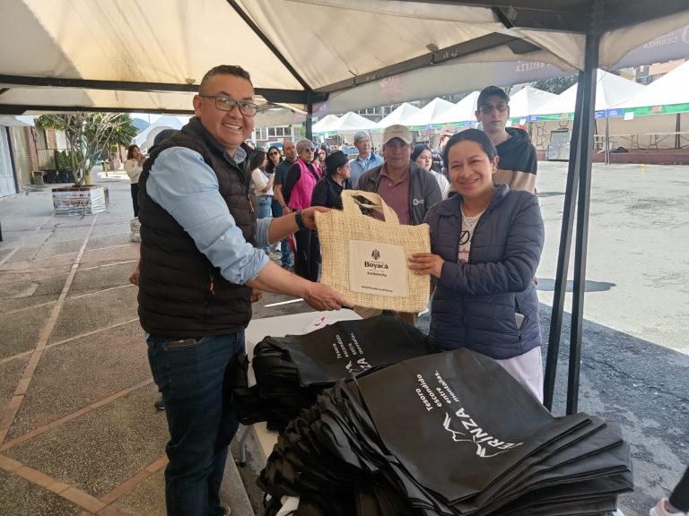 Fibra en vez de plástico en Cerinza Boyacá