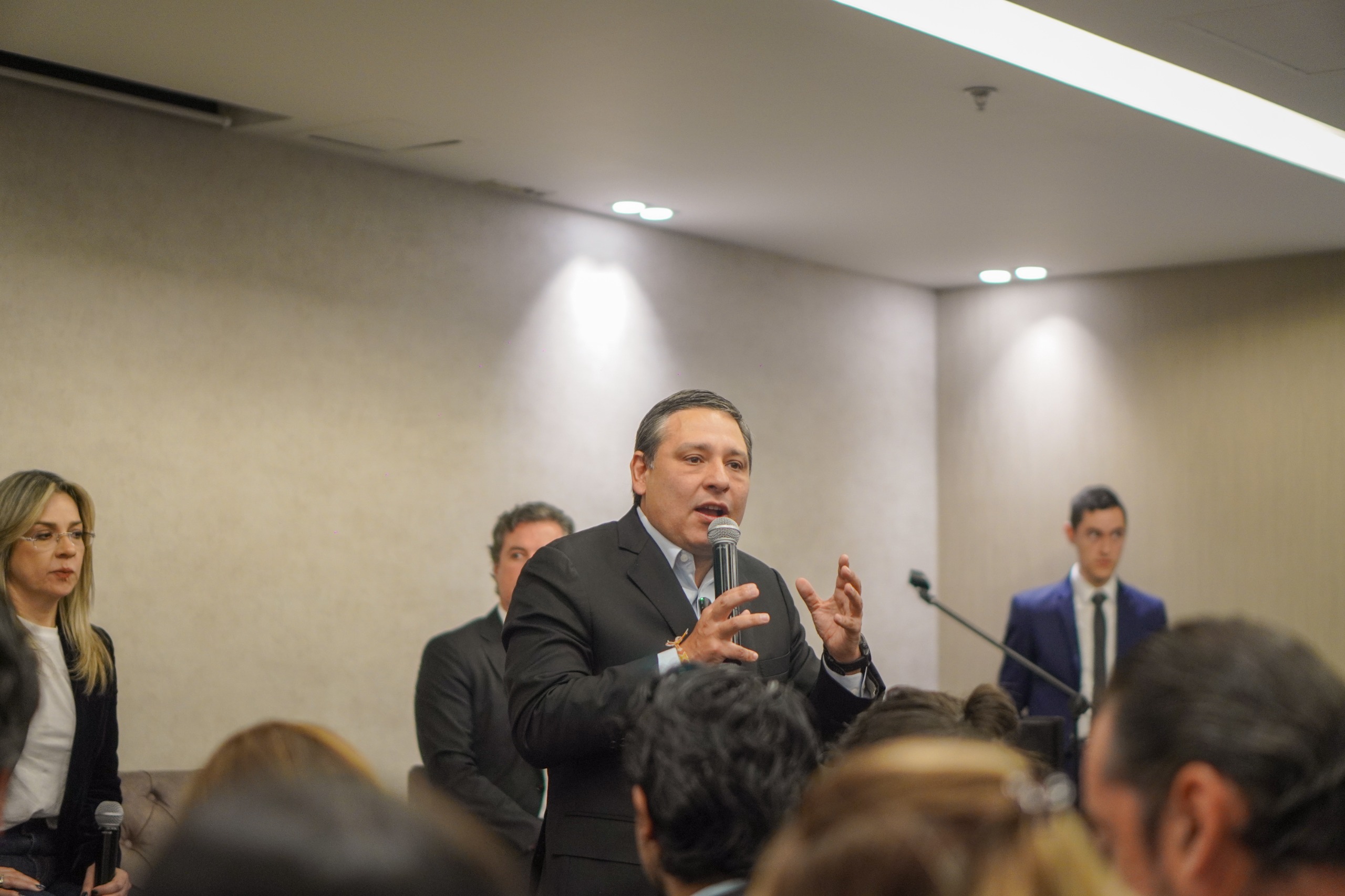 Crisis Petro-EE. UU.: Mauricio Lizcano propone a Lula da Silva como mediador para desescalar el conflicto diplomático