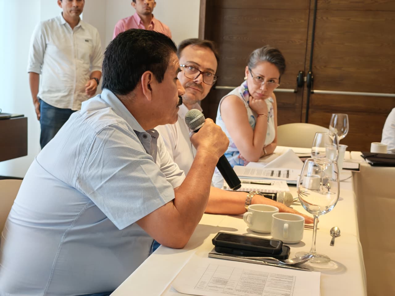 «De culo pa’l estanco», la EAAAY va hacia atrás, dice Senadora Bernal, ¿y la Superservicios?