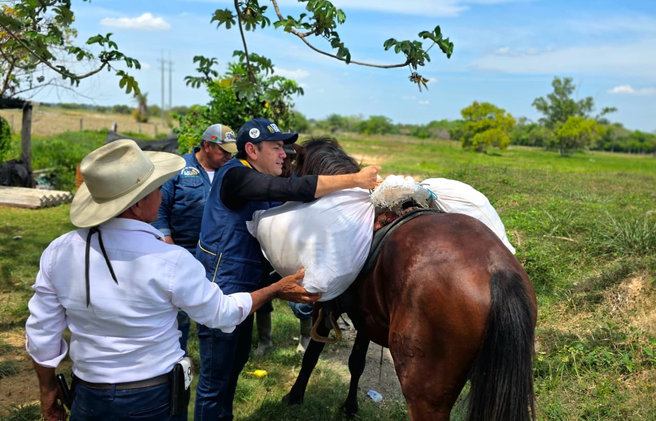 Caravana humanitaria llegó a La Esmeralda, en Caño Mochuelo, tras dos días de recorrido por zonas de difícil acceso