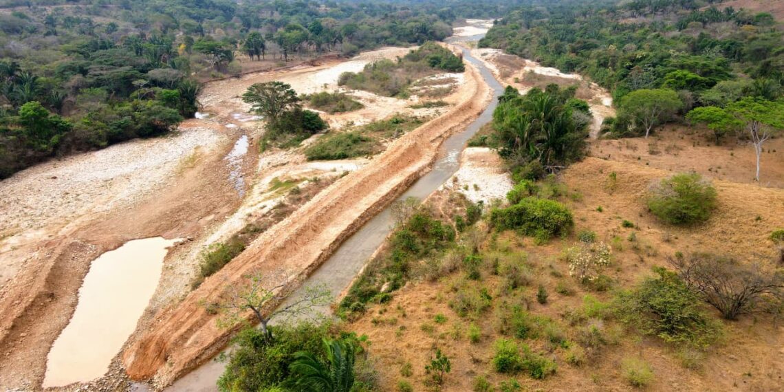 Paso habilitado en Paz de Ariporo: Gobierno de Casanare recupera vía clave tras socavación del río