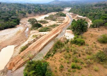 Paso habilitado en Paz de Ariporo: Gobierno de Casanare recupera vía clave tras socavación del río