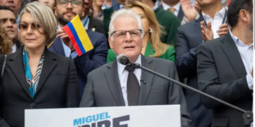 “Paloma Valencia y Álvaro Uribe pisotean la familia”: Miguel Uribe Londoño arremete tras revelaciones de su nuera
