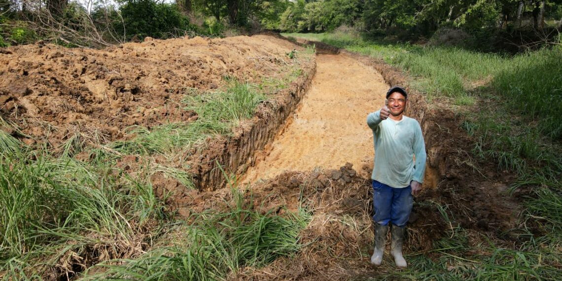 CASANARE Fin al drama de las inundaciones en Pore: Maquinaria trabaja en La Curama para salvar cultivos