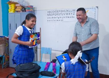 YOPAL: Estudiantes del campo recibieron kits escolares
