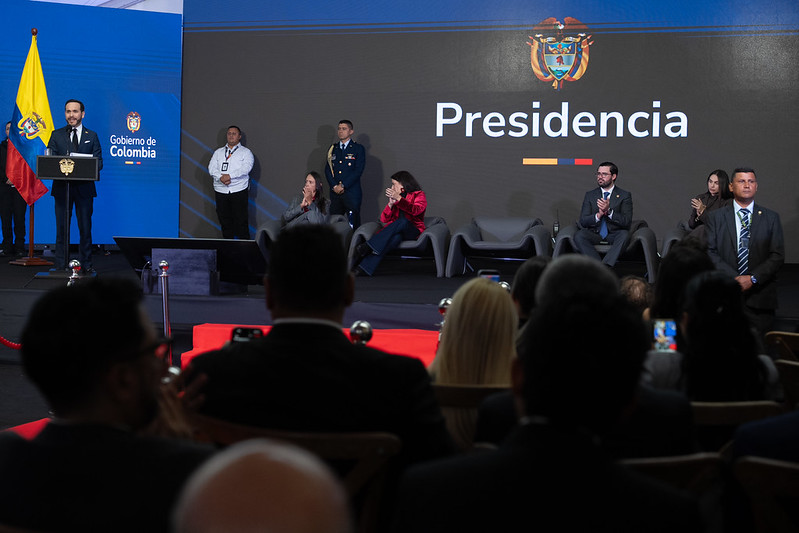 Presidente De La Espriella anuncia el resurgir de RTVC y denuncia irregularidades en contratos del anterior gobierno por más de $100.000 millones