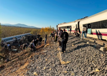 Tragedia ferroviaria en Toledo (España): Al menos 10 muertos en el choque de dos trenes de alta velocidad